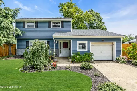 3 Buttonwood Pl, Hazlet, NJ 07730
