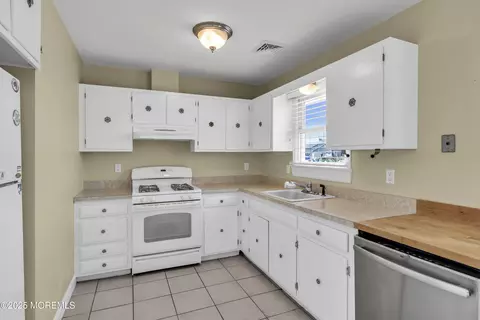 803 Wave Dr, Forked River, NJ 08731 photo 4