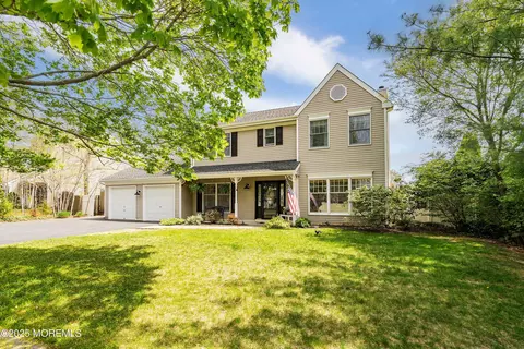 15 Tanglewood Dr, Barnegat, NJ 08005