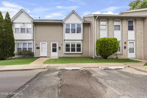 184 Downing St, Lakewood, NJ 08701