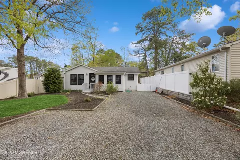 2015 Whitcomb Rd, Forked River, NJ 08731 photo 2