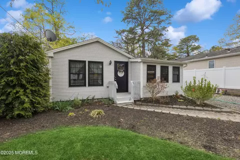 2015 Whitcomb Rd, Forked River, NJ 08731 photo 3