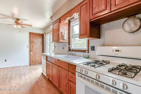 Kitchen - 494 5th Ave, Brick, NJ 08724 photo 3 of 5