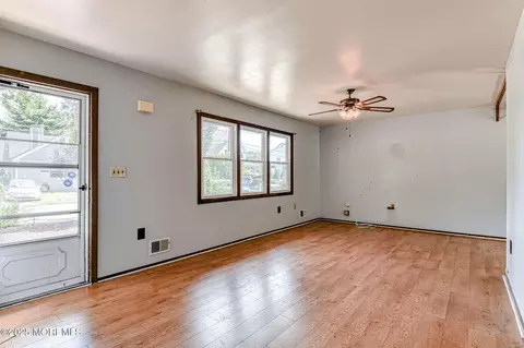 Living - 494 5th Ave, Brick, NJ 08724 photo 1 of 4