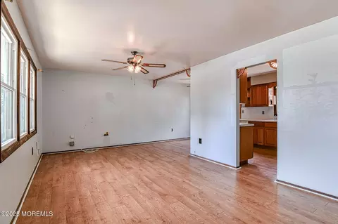 Living - 494 5th Ave, Brick, NJ 08724 photo 3 of 4