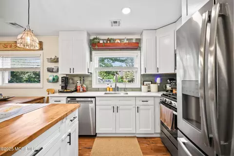 Kitchen - 123 Cedarhurst Rd, Brick, NJ 08723 photo 3 of 5