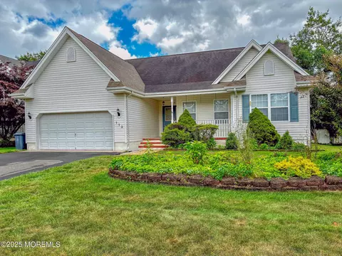 113 Compass Rd, Manahawkin, NJ 08050