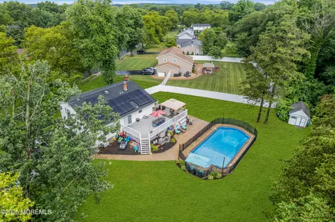 43 Juniper Dr, Freehold, NJ 07728