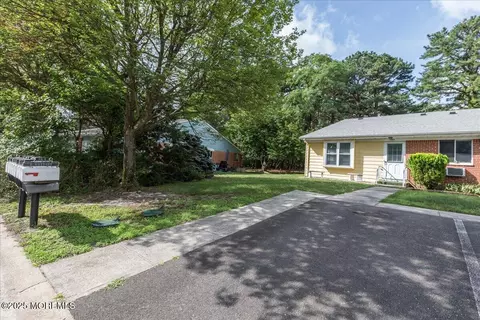 118 Hudson Pkwy # A, Whiting, NJ 08759