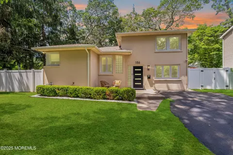 186 Elmwood Rd, Oakhurst, NJ 07755