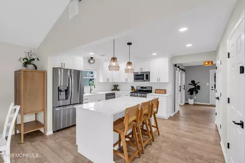 128 Skipper Rd, Manahawkin, NJ 08050