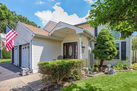 22 Stemler Dr, Cliffwood, NJ 07721