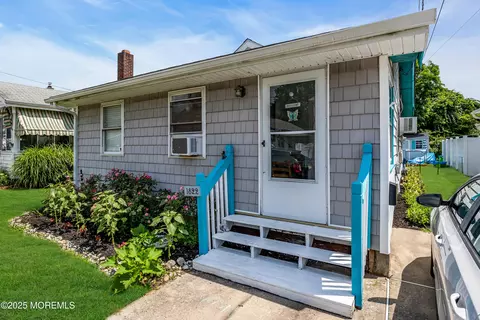 1822 Pine Ter, Lake Como, NJ 07719