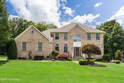12 Springbrook Dr, Jackson, NJ 08527