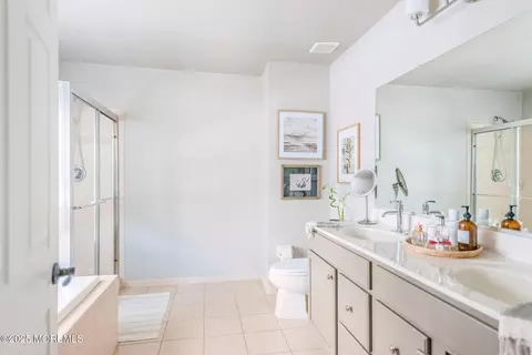 Bath - 22 Brookfield Dr, Jackson, NJ 08527 photo 2 of 3