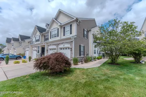 22 Brookfield Dr, Jackson, NJ 08527