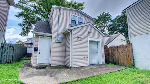 70 Bayview Ave, Keansburg, NJ 07734