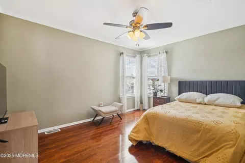 Bedroom - 7 Devonshire Dr, Hazlet, NJ 07730 photo 3 of 3