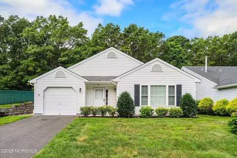 75 Sleepy Hollow Dr, Brick, NJ 08724