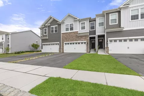 18 Mantoloking Dr, Jackson, NJ 08527