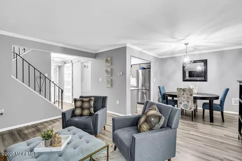 10 Peacock Pl, Howell, NJ 07731