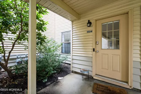 1504 Jasmine Ct, Jackson, NJ 08527