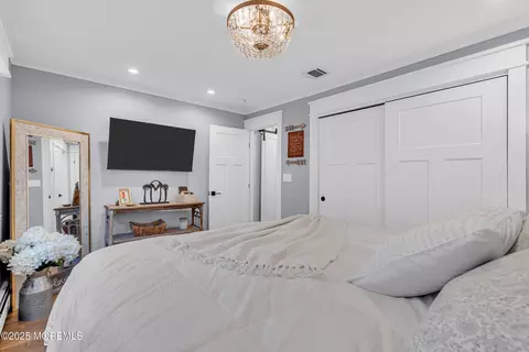 Bedroom - 75 Whitmore Dr, Berkeley, NJ 08721 photo 2 of 6