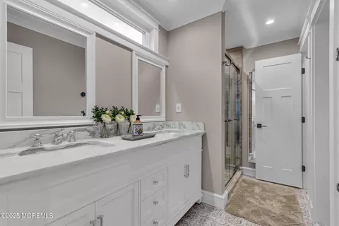 Bath - 75 Whitmore Dr, Berkeley, NJ 08721 photo 6 of 6