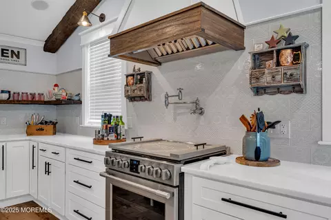 Kitchen - 75 Whitmore Dr, Berkeley, NJ 08721 photo 19 of 20