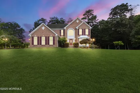 10 Cleveland Ct, Jackson, NJ 08527