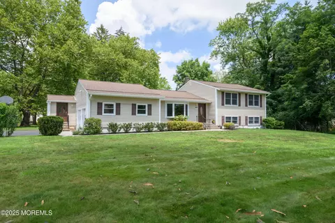 39 Willow Rd, Tinton Falls, NJ 07724