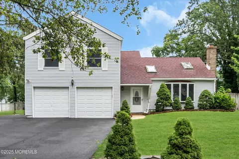 865 Peppertree Dr, Toms River, NJ 08753