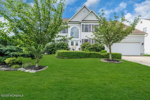 42 Gristmill Rd, Howell, NJ 07731