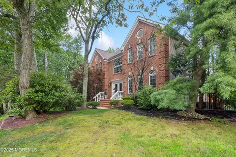 5 Georgiann Ln, Millstone, NJ 08510
