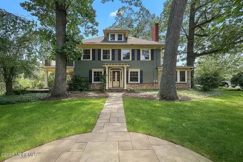 Exterior - 3 E River Rd, Rumson, NJ 07760 photo 4 of 4