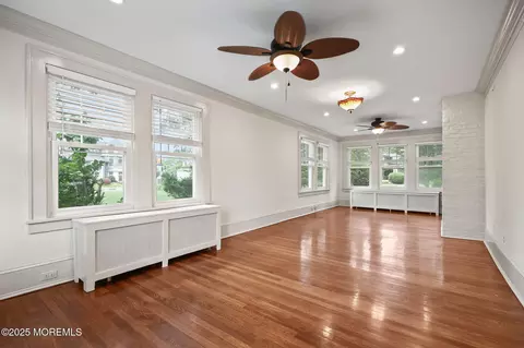 Living - 3 E River Rd, Rumson, NJ 07760 photo 2 of 3