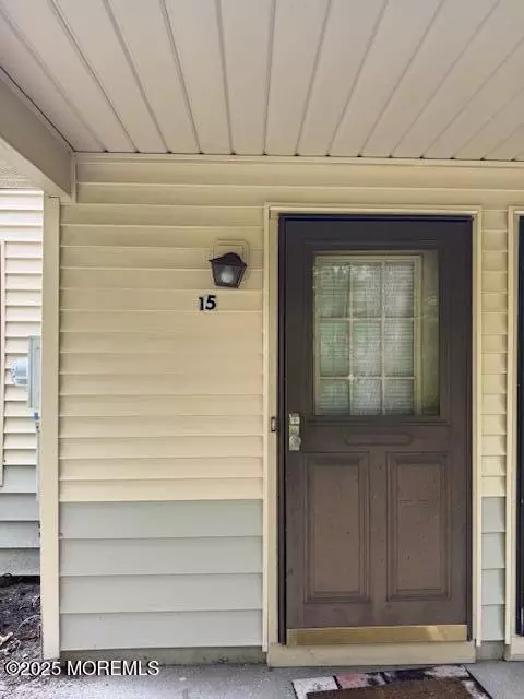 15 Bayberry Ct, Jackson, NJ 08527