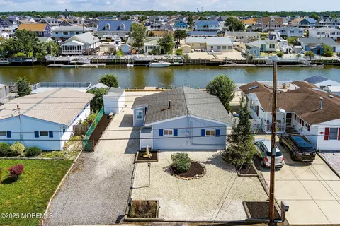 135 E Susquehanna Dr, Little Egg Harbor, NJ 08087