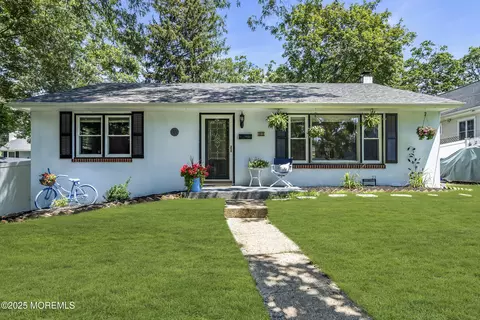 23 Grant Ave, Toms River, NJ 08753