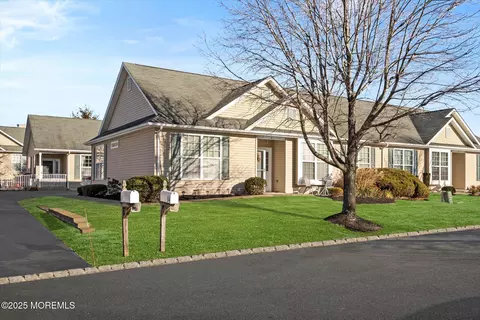 14 Winkle Ct, Whiting, NJ 08759