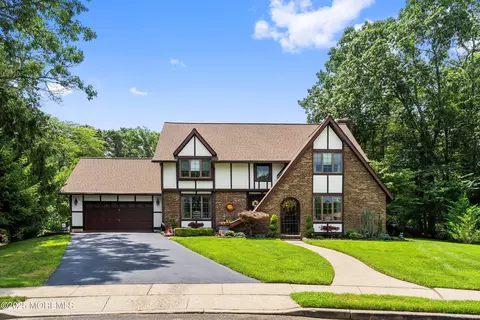 7 Blackfoot Ct, Toms River, NJ 08753