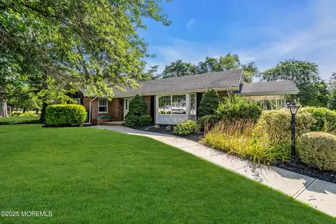 33 Brooks Rd, Toms River, NJ 08753