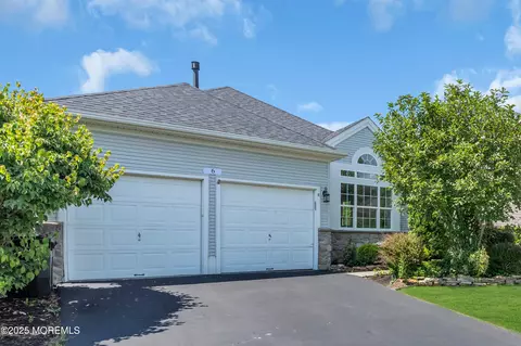 6 Isabella Dr, Manchester, NJ 08759