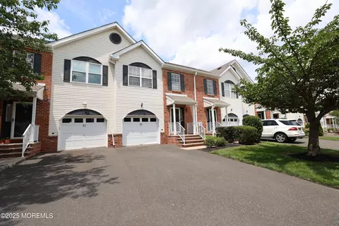 23 Heron Ct, Manalapan, NJ 07726