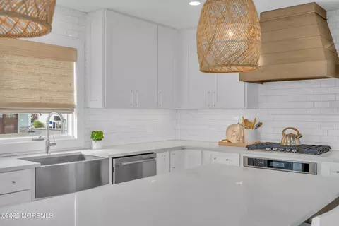 Kitchen - 848 Ensign Dr, Forked River, NJ 08731 photo 4 of 8