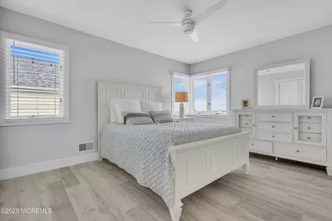 Bedroom - 848 Ensign Dr, Forked River, NJ 08731 photo 7 of 7
