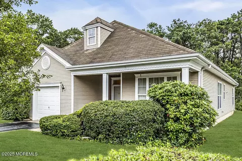 123 Golden Seasons Dr, Lakewood, NJ 08701