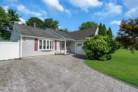 308 Ashford Rd, Toms River, NJ 08755
