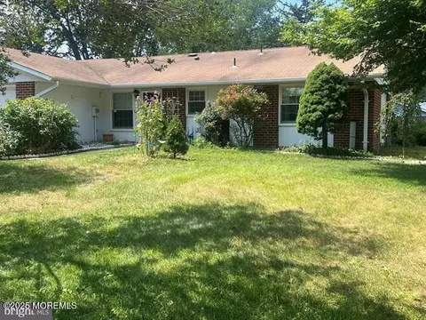 1099 Argyll Cir # -A, Lakewood, NJ 08701