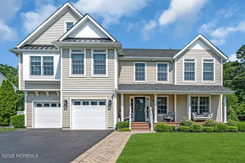 8 Bryce Canyon Rd, Howell, NJ 07731